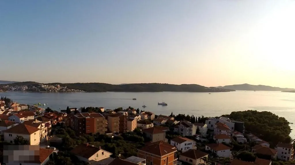 Apartment In Trogir With Seaview, Terrace, Air Condition, Wifi 0*,